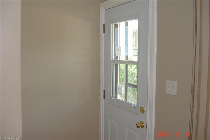 Property Photo:  742 Garth Street  ON L9C 4K3 