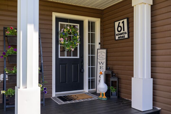 Property Photo: 61 Bonavista Avenue PE C1B 0E5