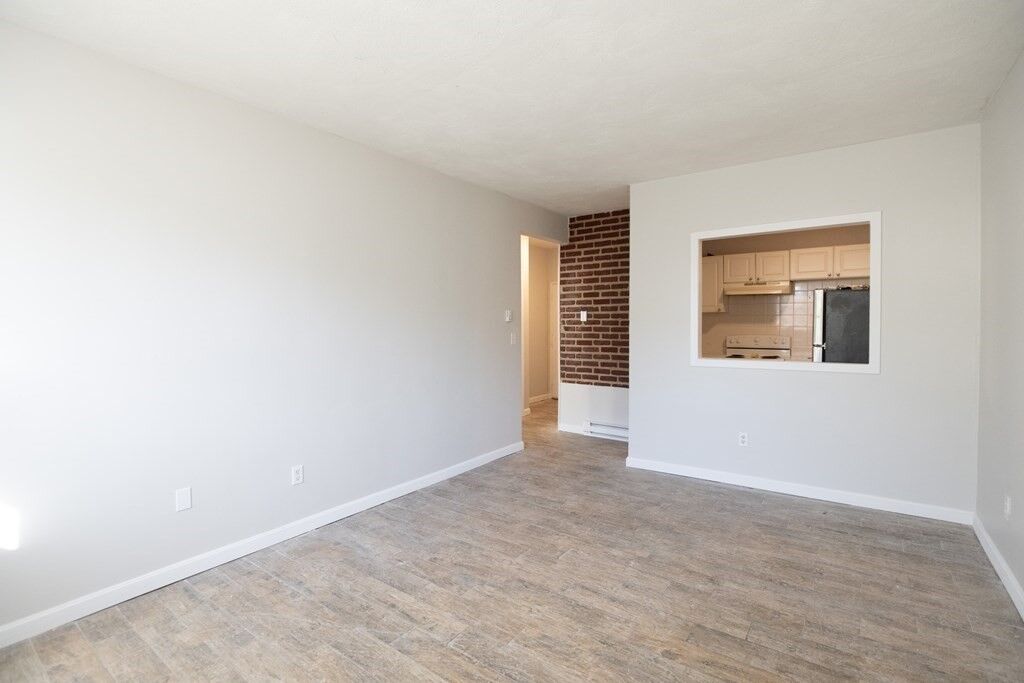 Property Photo: 5 Beaver Park Rd 5 MA 01702
