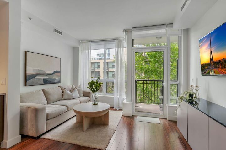 Property Photo: 222 Riverfront Avenue SW 357 AB T2P 0X2
