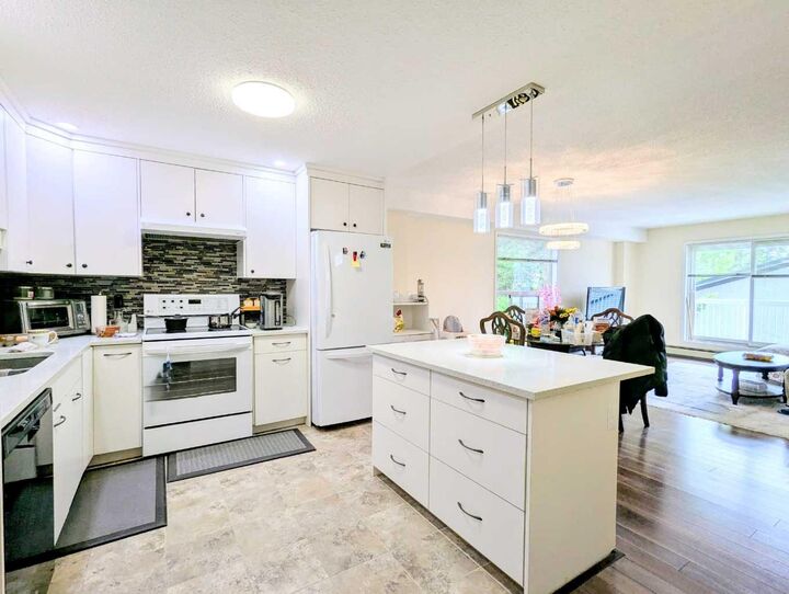 Property Photo: 2211 29 Street SW 217 AB T2E 2K1