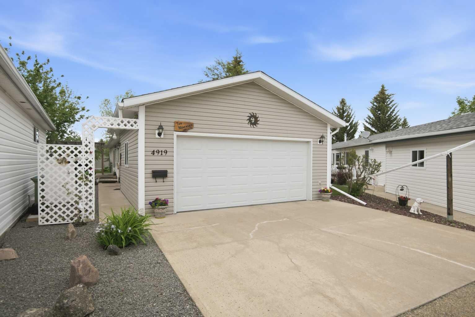 Property Photo:  4919 Doncaster Avenue  AB T4R 2Z8 