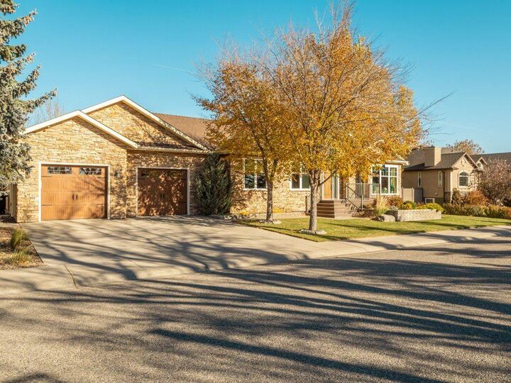 Property Photo: 621 18 Street AB T0L 0Z0