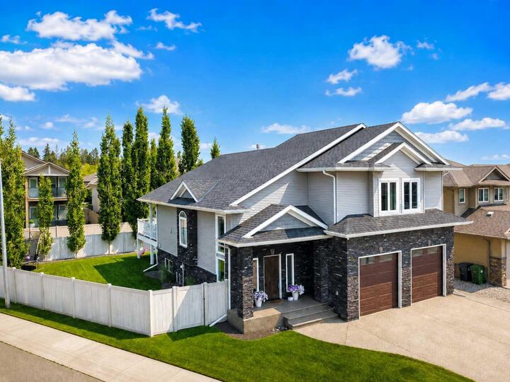 25 Grove Close — photo 1