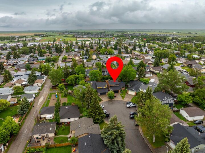 Property Photo:  615 7 Street SE  AB T1V 1K8 