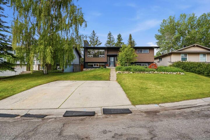 Property Photo: 316 Canniff Place SW AB T2W 2L9