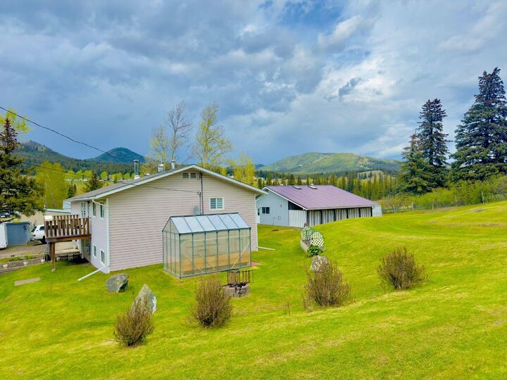 Property Photo: 1405 61 Street AB T0K 0M0