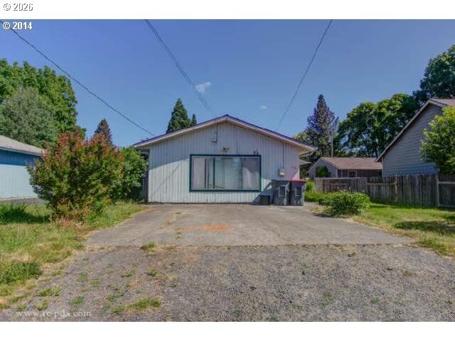 Property Photo: 725 SW Taft St OR 97128