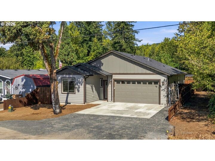 Property Photo:  5550 Quince St  OR 97386 