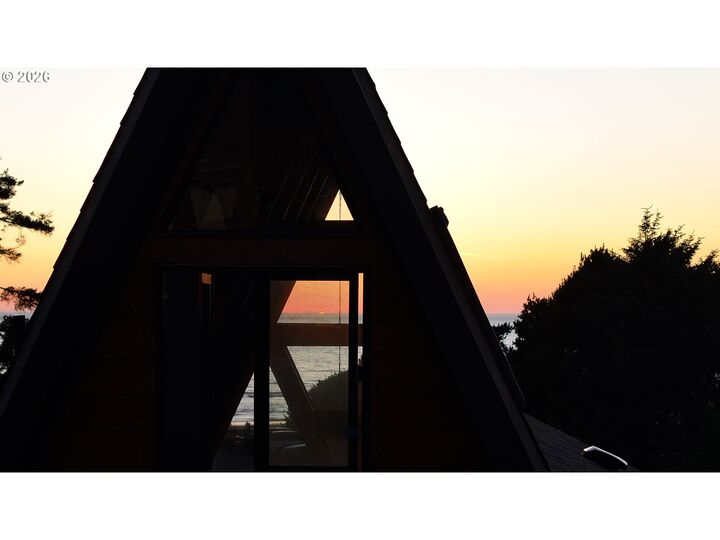 Property Photo:  49855 Seasand Rd  OR 97149 