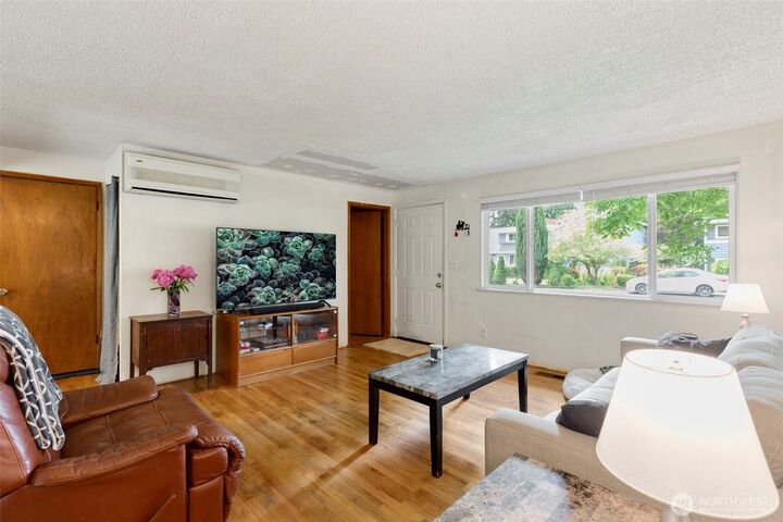 Property Photo: 18816 89 Avenue NE WA 98011
