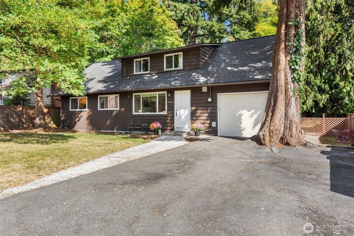 Property Photo: 18816 89 Avenue NE WA 98011