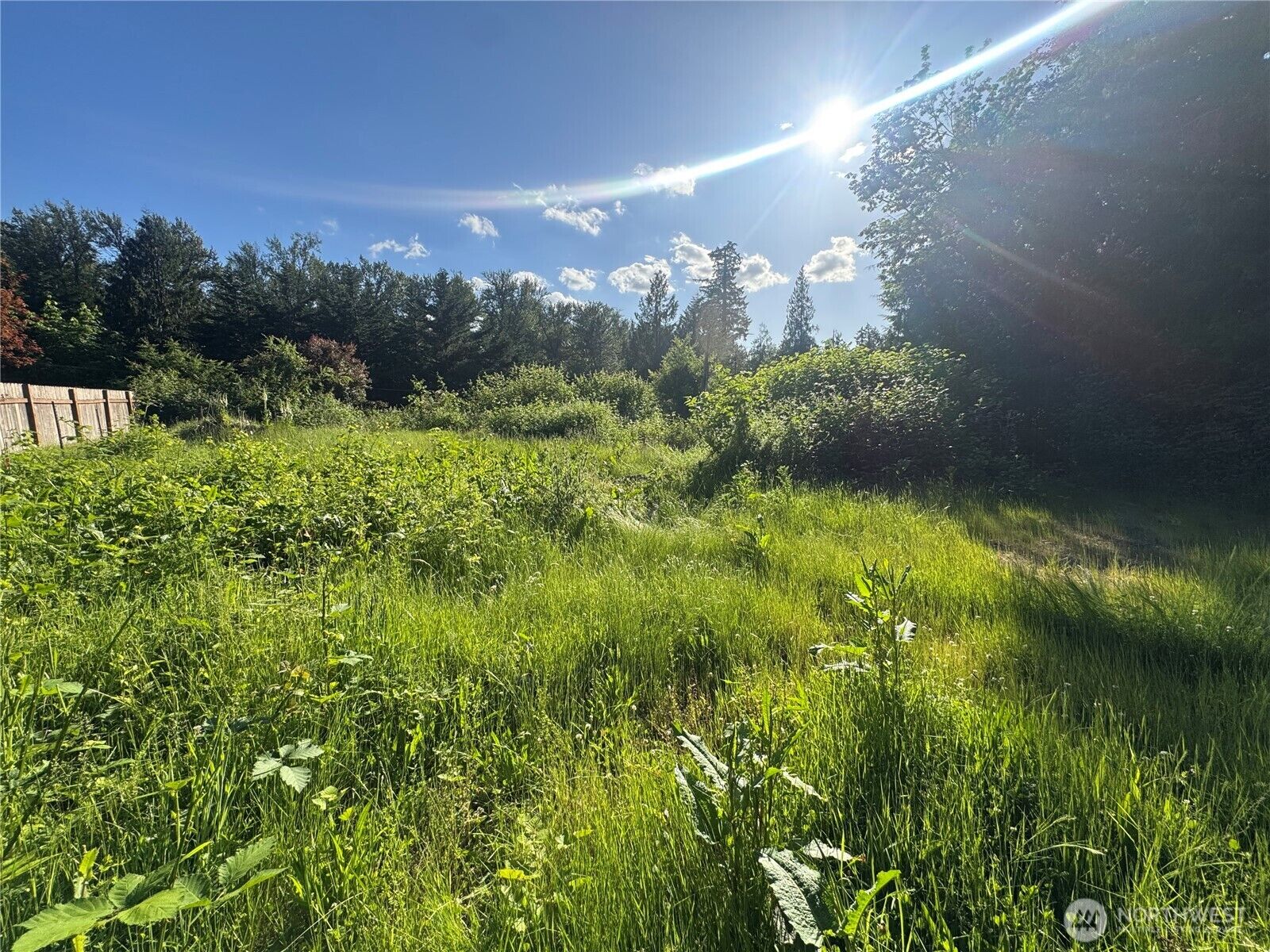 Property Photo: 22728 Upper Dorre Don Way SE WA 98038