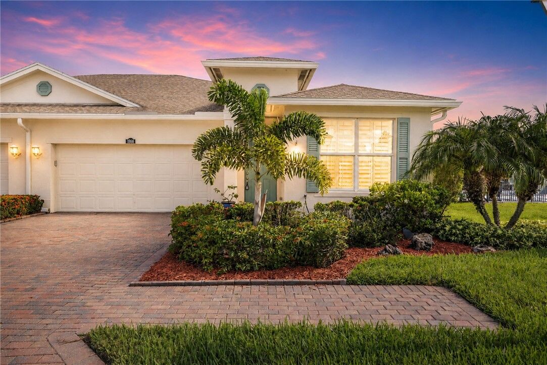 Property Photo:  1868 Red Oak Terrace  FL 32966 