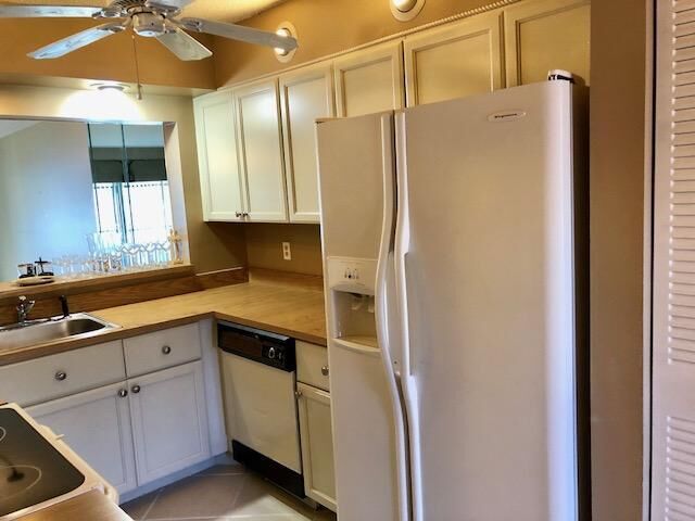 Property Photo: 7844 Willow Spring Drive 1715 FL 33467