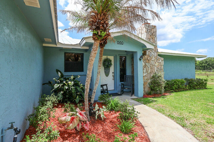 Property Photo: 860 NW 141st Street FL 34972