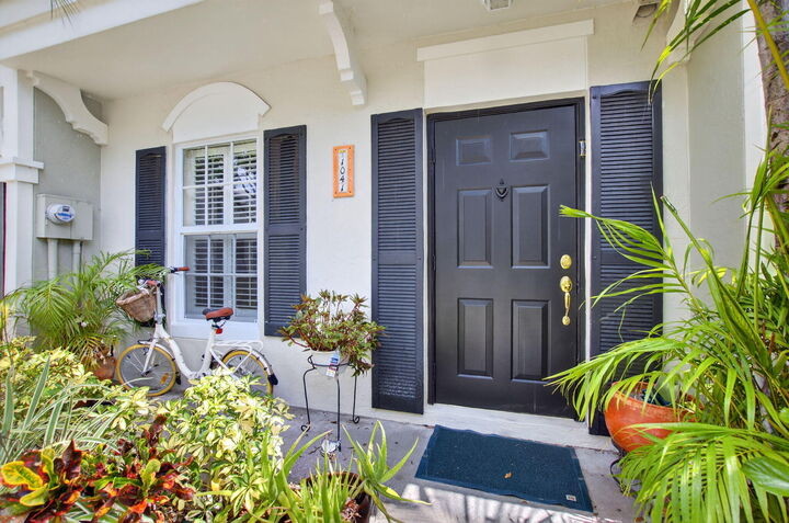 Property Photo:  1041 Kokomo Key Lane  FL 33483 