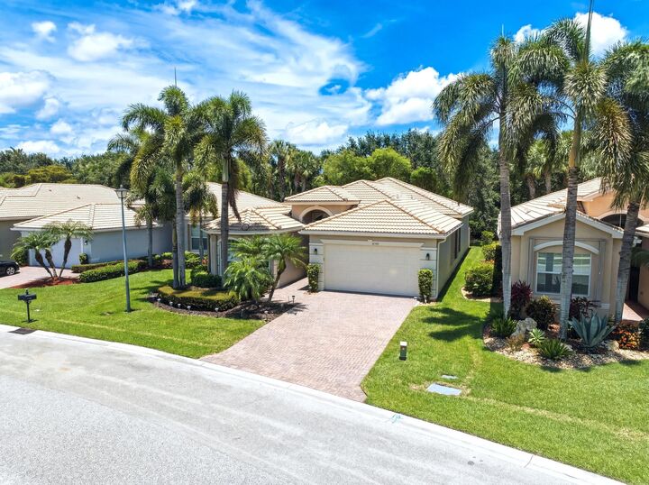 Property Photo:  10588 Stone Garden Drive  FL 33473 