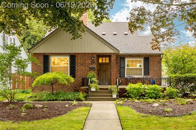 Property Photo: 399 Auburn Street MI 48170