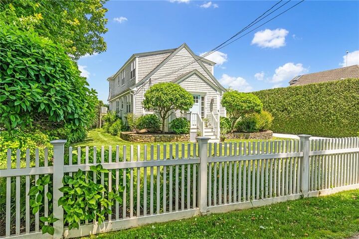Property Photo:  5 Pasadena Avenue  RI 02891 