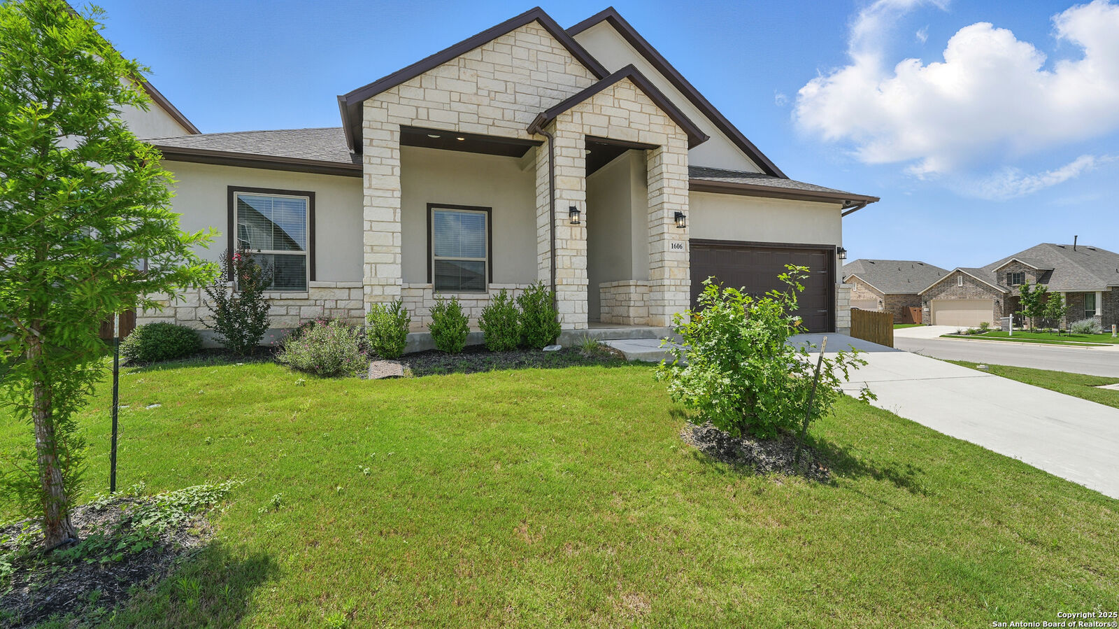 Property Photo:  1606 Folk Victorian  TX 78132 