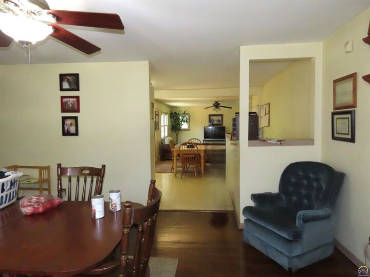 Property Photo:  5401 SW 28th St  KS 66614 