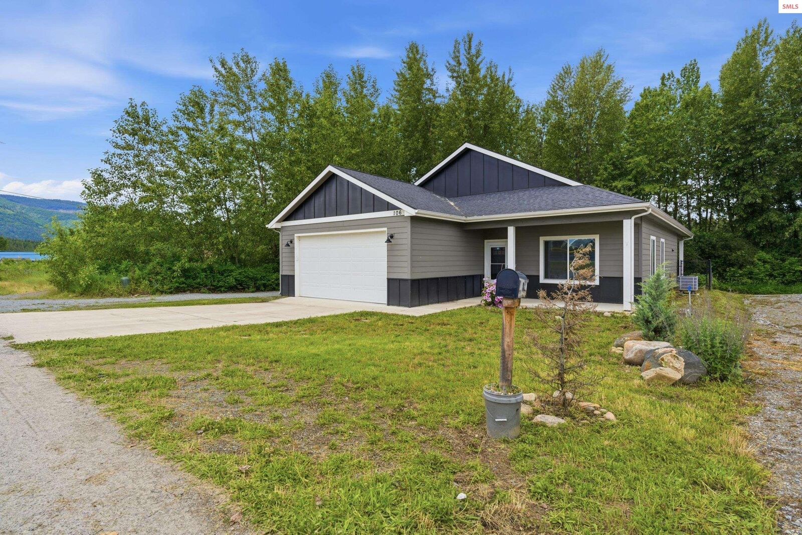 Property Photo:  106 11th St  ID 83856 