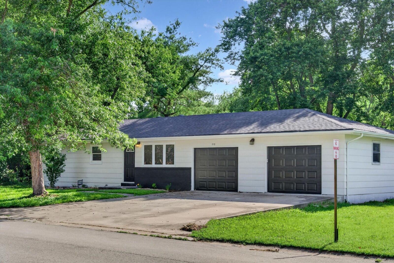 Property Photo: 113 S Dennis Avenue MO 65738