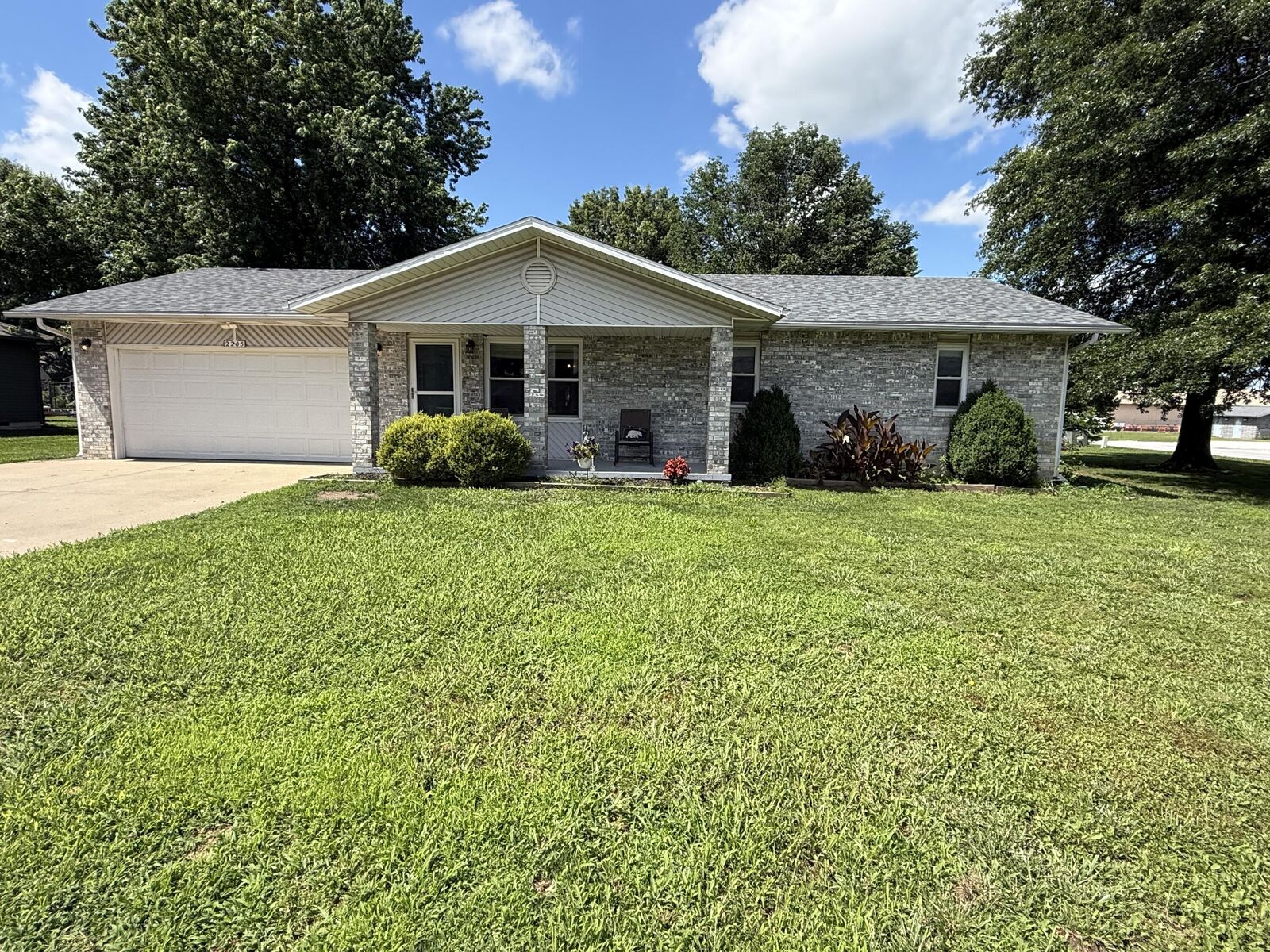 Property Photo:  2205 W Auburn Street  MO 65613 