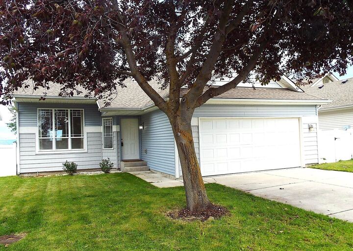 Property Photo: 9318 N Oak St WA 99208