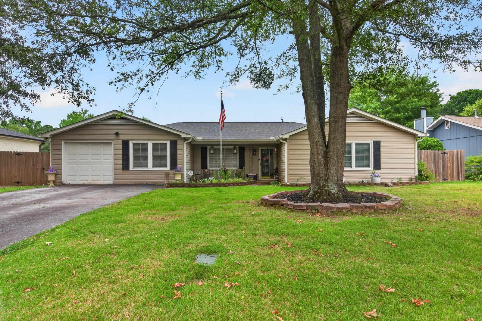 Property Photo:  106 Baldwin Circle  SC 29662-1804 