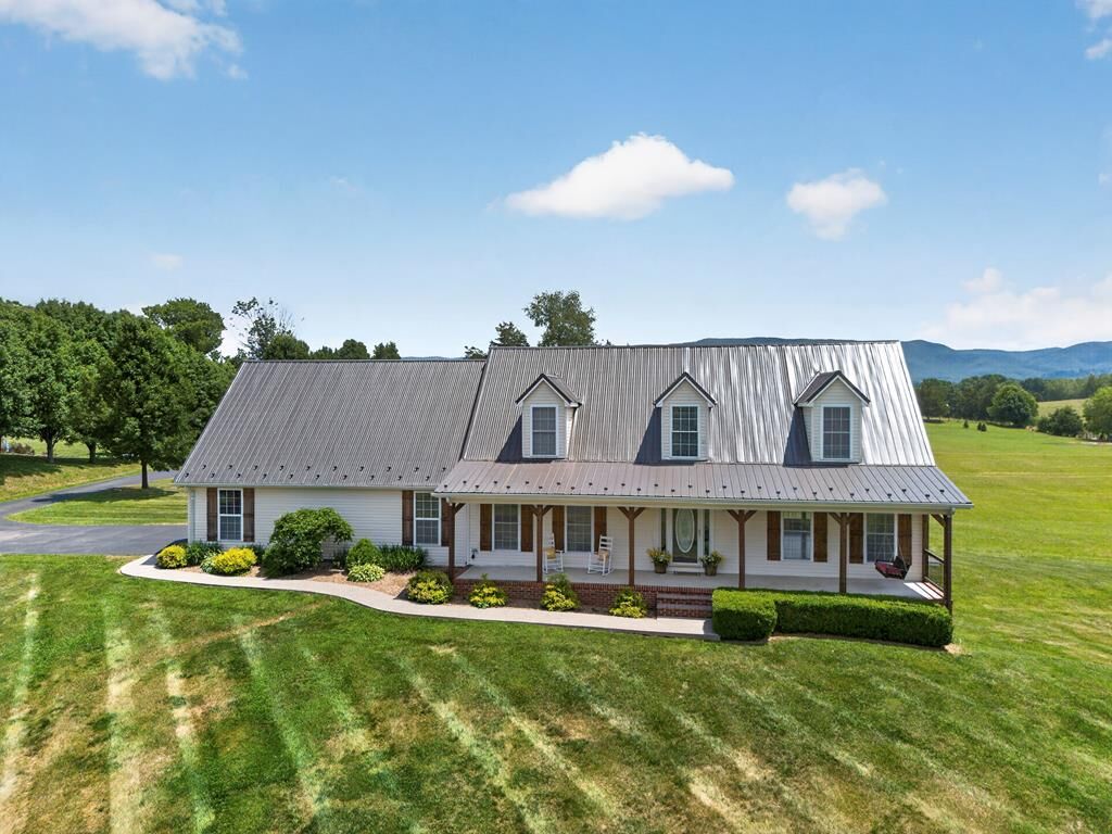 Property Photo: 27438 Osceola Rd VA 24211