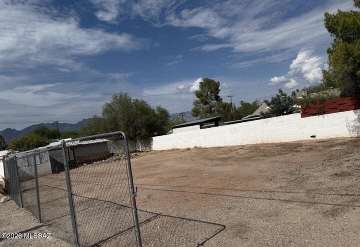 Property Photo: 3742 E Fairmount Street AZ 85716