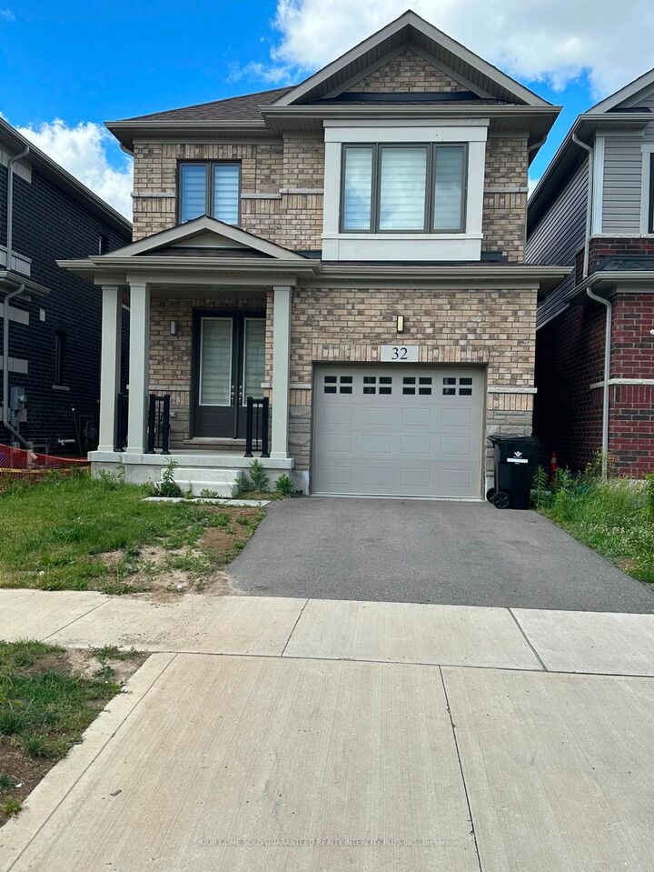 32 Crossmore Crescent — photo 1
