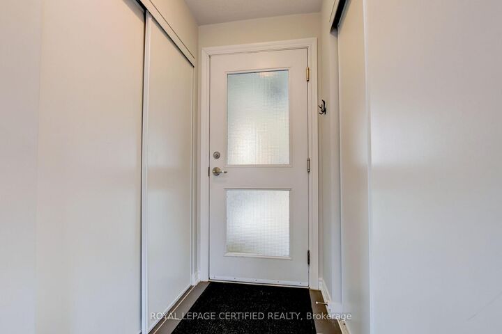Property Photo: 6 Anchorage Crescent 308 ON L9Y 0Y6