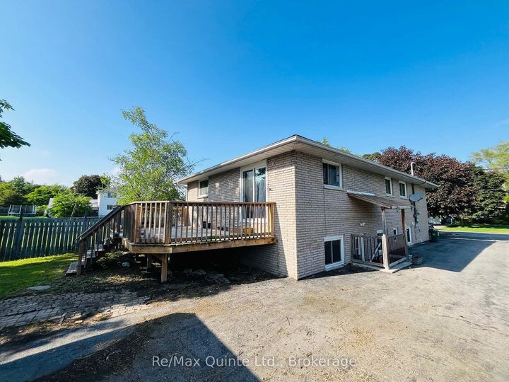 Property Photo: 10 Shamrock Road ON K8P 4J2