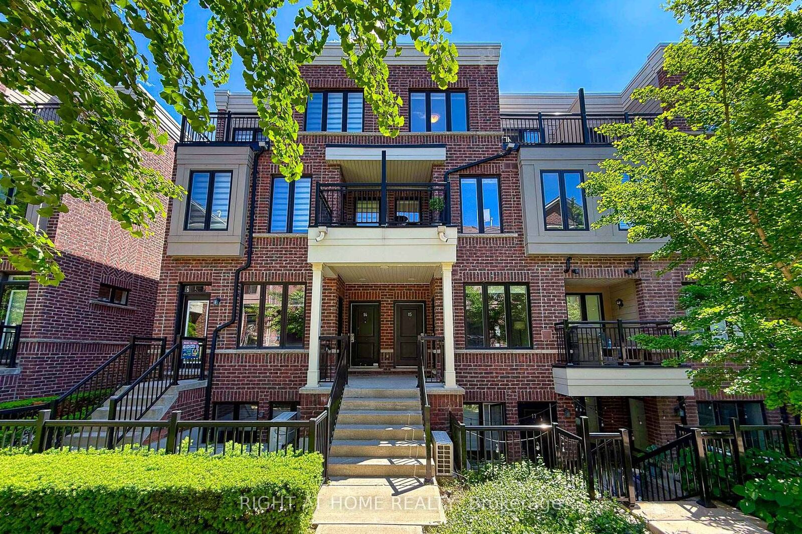 Property Photo:  10 Carnation Avenue 15  ON M8V 0B8 