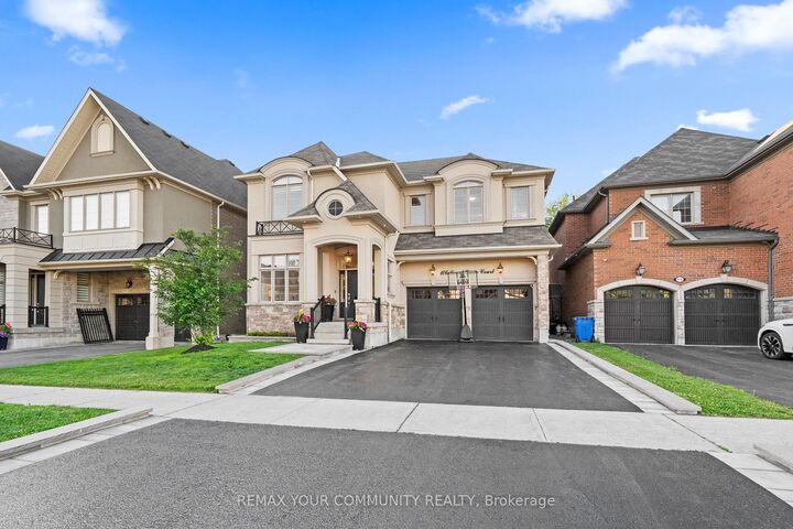 Property Photo: 106 Forest Grove Court ON L4G 3G4
