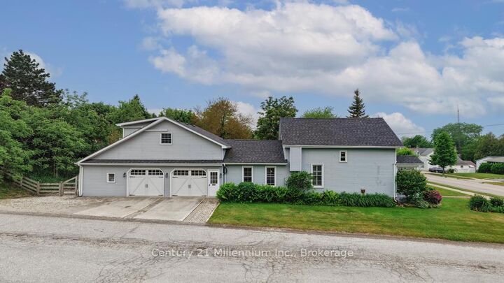 Property Photo:  1145 Queen Street  ON N2Z 1G5 