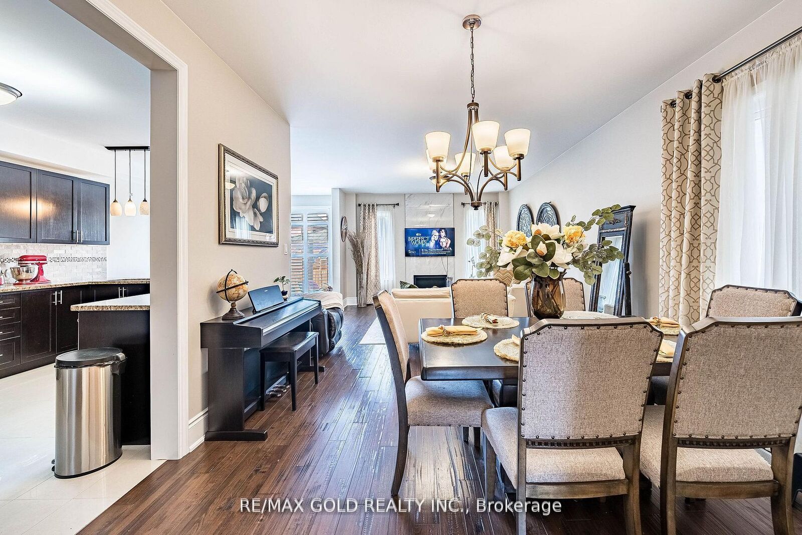 Property Photo:  74 Walker Boulevard  ON L9R 0N3 