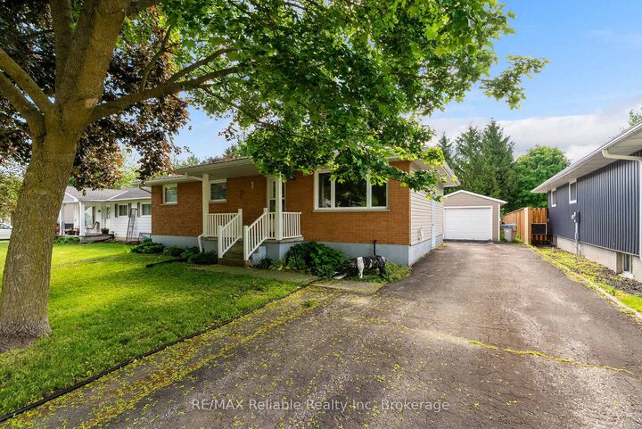 182 Jarvis Street S — photo 1