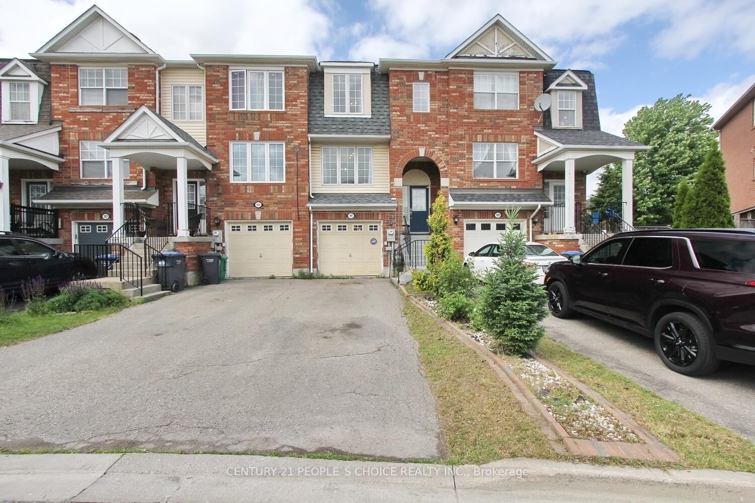 Property Photo: 111 Dunlop Court ON L6X 5A6