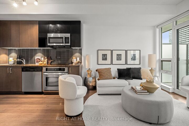 Property Photo:  89 Dunfield Avenue 2306  ON M4S 0A4 