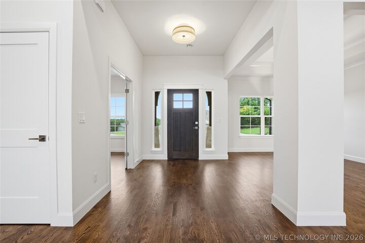 Property Photo: 1831 E 44th Street OK 74063