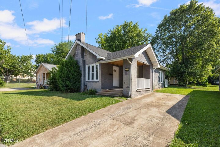 Property Photo:  912 North Boone Street  TN 37604 