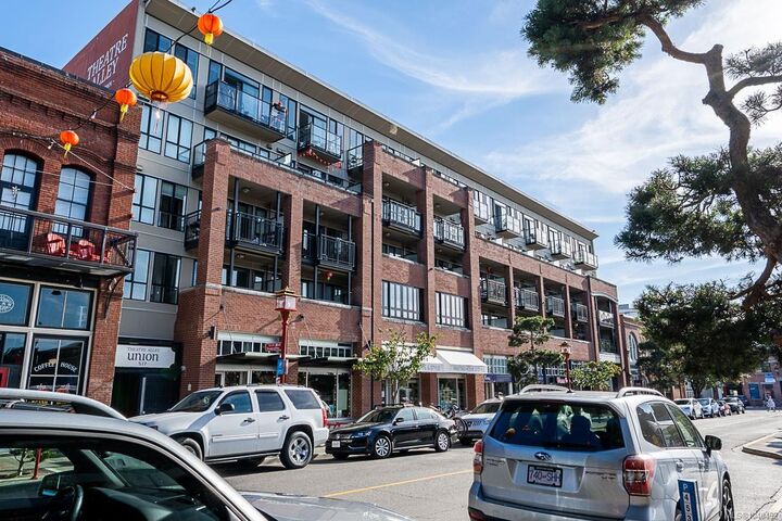 517 Fisgard St #302 — photo 1
