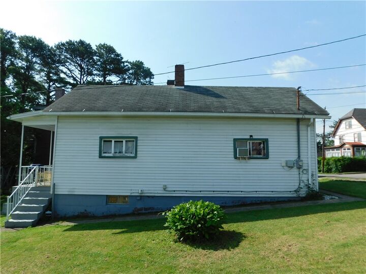 Property Photo:  94 Easy Street  PA 15401 