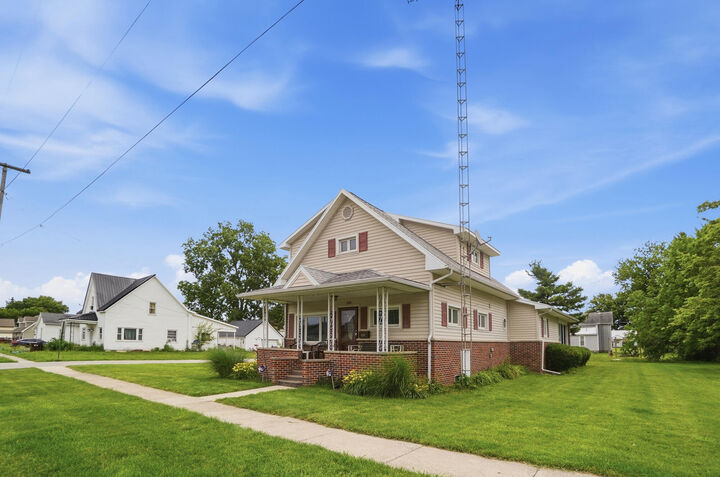 Property Photo:  320 N Pearl Street  OH 45887 