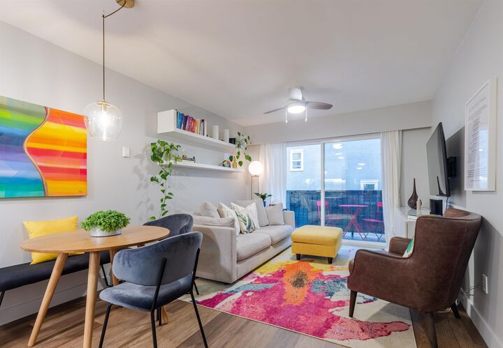 2033 W 7th Avenue 200 — photo 1