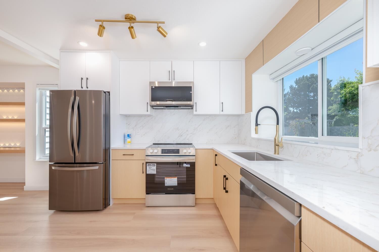 Property Photo: 15092 19A Avenue BC V4A 7G8